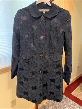 Kenneth Cole Reaction Long fitted Jacket. Size Med. Machine Wash.